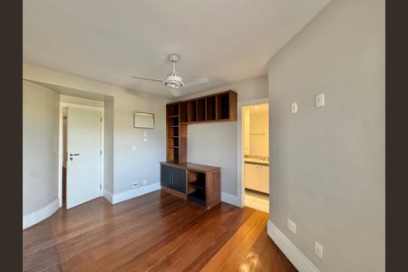 Apartamento para alugar com 270m², 3 quartos e 3 vagasQuarto