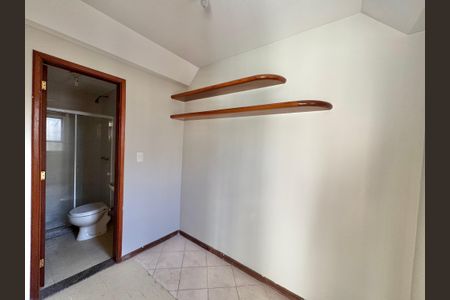 Apartamento para alugar com 270m², 3 quartos e 3 vagasÁrea de Serviço - Quarto