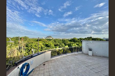 Apartamento para alugar com 270m², 3 quartos e 3 vagasVaranda / Terraço