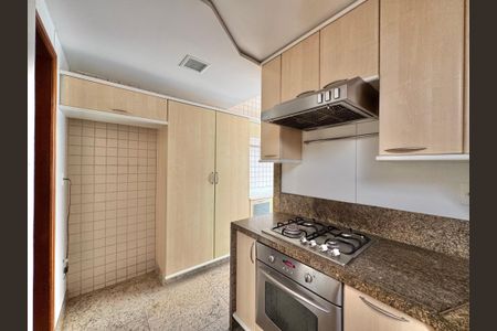 Apartamento para alugar com 270m², 3 quartos e 3 vagasCozinha