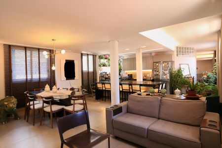 Apartamento à venda com 230m², 5 quartos e 2 vagasSala de Jantar