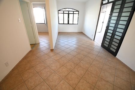 Casa à venda com 164m², 3 quartos e 2 vagasSala