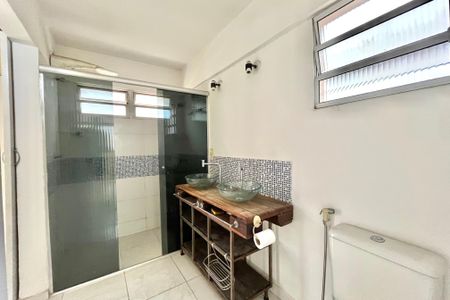 Apartamento para alugar com 110m², 2 quartos e 2 vagas Apartamento para alugar com 110m², 2 quartos e 2 vagasBanheiro da Suíte