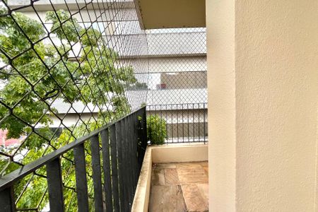 Apartamento para alugar com 110m², 2 quartos e 2 vagas Apartamento para alugar com 110m², 2 quartos e 2 vagasVaranda