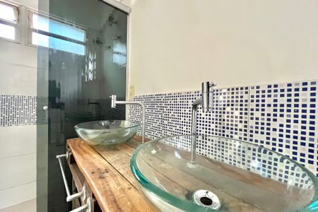 Apartamento para alugar com 110m², 2 quartos e 2 vagas Apartamento para alugar com 110m², 2 quartos e 2 vagasBanheiro da Suíte