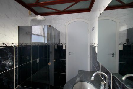 Apartamento à venda com 125m², 3 quartos e 3 vagasBanheiro da Suíte 1