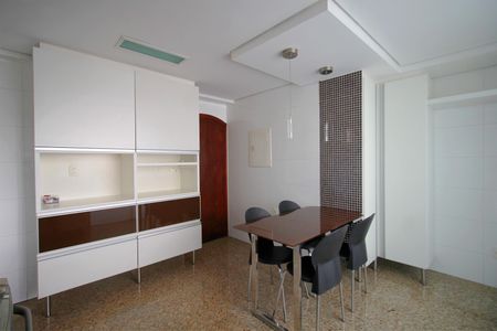 Apartamento à venda com 125m², 3 quartos e 3 vagasCozinha
