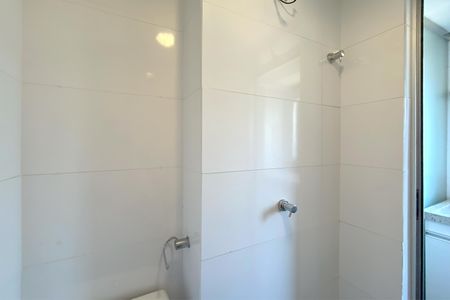 Apartamento para alugar com 106m², 3 quartos e 2 vagasBanheiro da área de serviço
