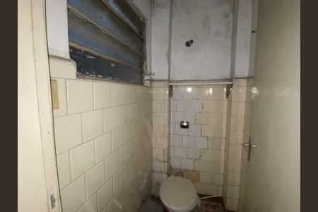 Apartamento para alugar com 125m², 3 quartos e sem vaga Apartamento para alugar com 125m², 3 quartos e sem vagaBanheiro de serviço