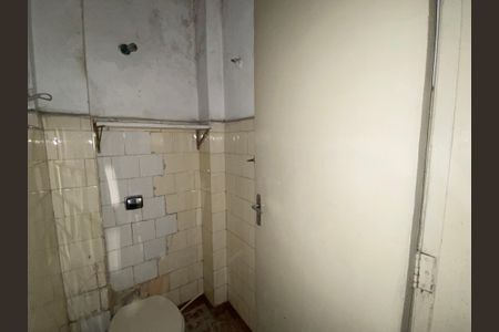 Apartamento para alugar com 125m², 3 quartos e sem vaga Apartamento para alugar com 125m², 3 quartos e sem vagaBanheiro de serviço