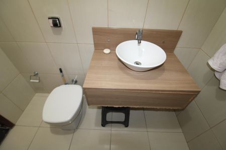 Casa à venda com 146m², 3 quartos e 2 vagasBanheiro 1