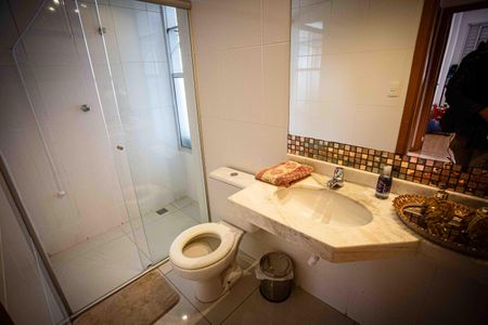 Apartamento à venda com 78m², 2 quartos e 2 vagas Apartamento à venda com 78m², 2 quartos e 2 vagasBanheiro