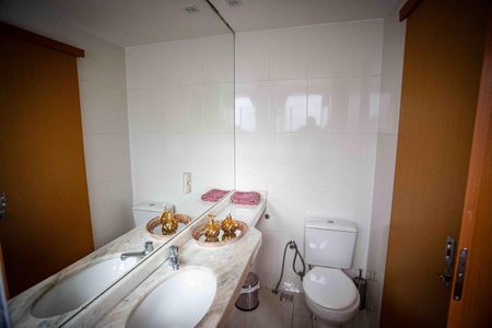 Apartamento à venda com 78m², 2 quartos e 2 vagas Apartamento à venda com 78m², 2 quartos e 2 vagasSuite