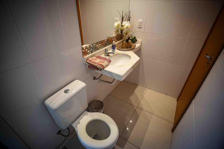 Apartamento à venda com 78m², 2 quartos e 2 vagas Apartamento à venda com 78m², 2 quartos e 2 vagasBanheiro