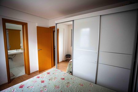 Apartamento à venda com 78m², 2 quartos e 2 vagas Apartamento à venda com 78m², 2 quartos e 2 vagasSuite