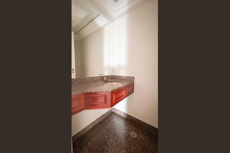 Apartamento à venda com 310m², 4 quartos e 4 vagas Apartamento à venda com 310m², 4 quartos e 4 vagasLavabo