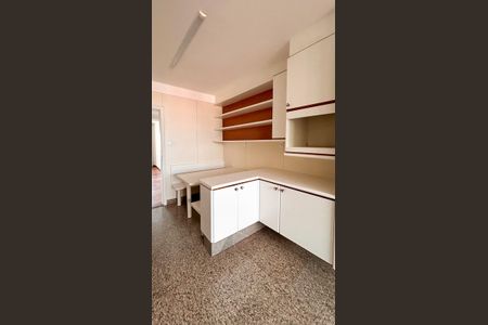 Apartamento à venda com 310m², 4 quartos e 4 vagas Apartamento à venda com 310m², 4 quartos e 4 vagasCozinha