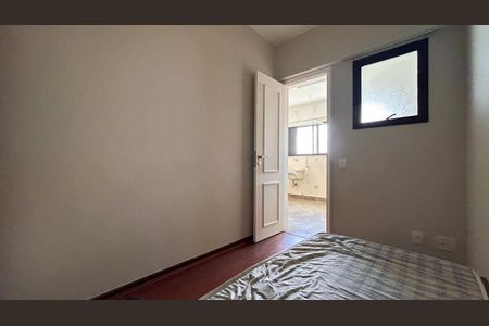 Apartamento à venda com 310m², 4 quartos e 4 vagas Apartamento à venda com 310m², 4 quartos e 4 vagasQuarto de Serviço