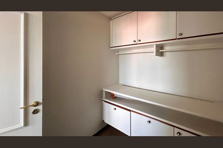 Apartamento à venda com 310m², 4 quartos e 4 vagas Apartamento à venda com 310m², 4 quartos e 4 vagasDespensa