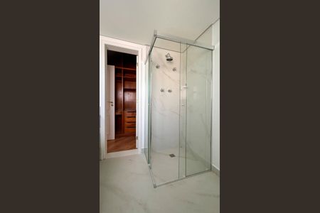 Apartamento à venda com 310m², 4 quartos e 4 vagas Apartamento à venda com 310m², 4 quartos e 4 vagasBanheiro Suíte 4