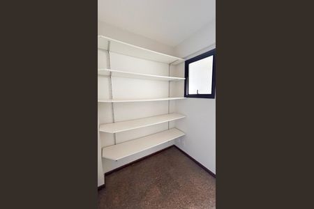 Apartamento à venda com 310m², 4 quartos e 4 vagas Apartamento à venda com 310m², 4 quartos e 4 vagasDespensa