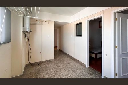 Apartamento à venda com 310m², 4 quartos e 4 vagas Apartamento à venda com 310m², 4 quartos e 4 vagasÁrea de Serviço