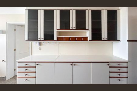 Apartamento à venda com 310m², 4 quartos e 4 vagas Apartamento à venda com 310m², 4 quartos e 4 vagasCozinha