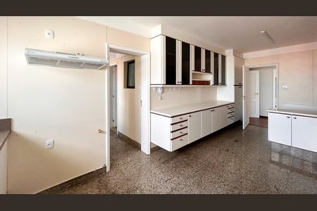 Apartamento à venda com 310m², 4 quartos e 4 vagas Apartamento à venda com 310m², 4 quartos e 4 vagasCozinha