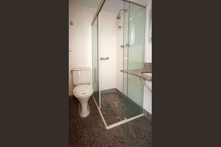 Apartamento à venda com 310m², 4 quartos e 4 vagas Apartamento à venda com 310m², 4 quartos e 4 vagasBanheiro de Serviço