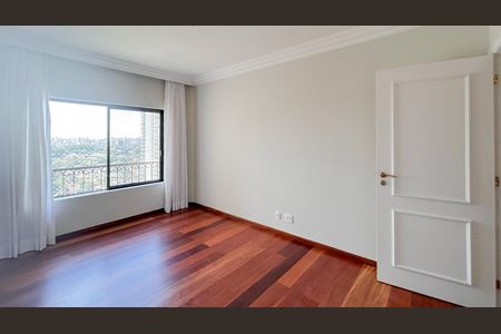 Apartamento à venda com 310m², 4 quartos e 4 vagas Apartamento à venda com 310m², 4 quartos e 4 vagasSala