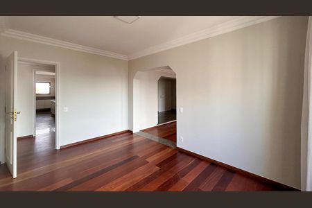 Apartamento à venda com 310m², 4 quartos e 4 vagas Apartamento à venda com 310m², 4 quartos e 4 vagasSala