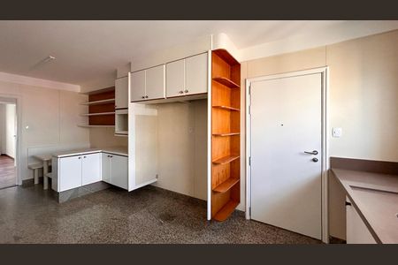 Apartamento à venda com 310m², 4 quartos e 4 vagas Apartamento à venda com 310m², 4 quartos e 4 vagasCozinha