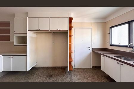 Apartamento à venda com 310m², 4 quartos e 4 vagas Apartamento à venda com 310m², 4 quartos e 4 vagasCozinha