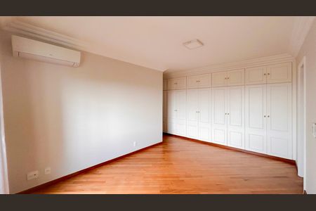 Apartamento à venda com 310m², 4 quartos e 4 vagas Apartamento à venda com 310m², 4 quartos e 4 vagasSuíte 1