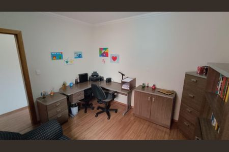 Casa à venda com 302m², 4 quartos e 7 vagas Casa à venda com 302m², 4 quartos e 7 vagasQuarto 4