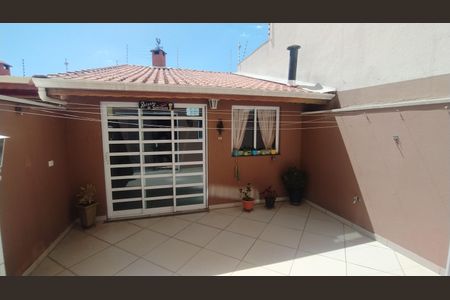 Casa à venda com 302m², 4 quartos e 7 vagas Casa à venda com 302m², 4 quartos e 7 vagasÁrea comum