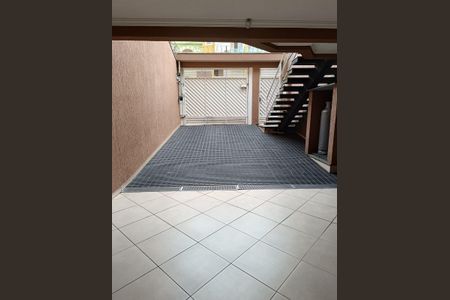 Casa à venda com 302m², 4 quartos e 7 vagas Casa à venda com 302m², 4 quartos e 7 vagasGaragem