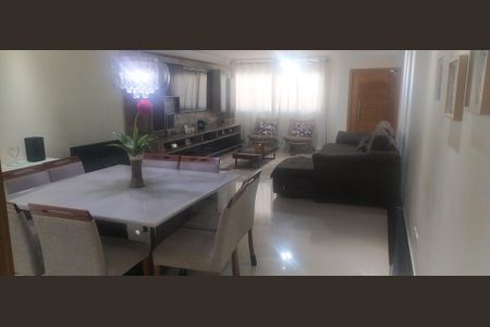 Casa à venda com 302m², 4 quartos e 7 vagas Casa à venda com 302m², 4 quartos e 7 vagasSala