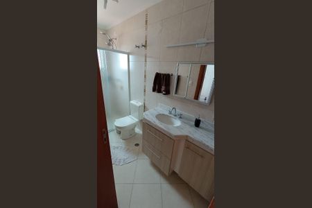 Casa à venda com 302m², 4 quartos e 7 vagas Casa à venda com 302m², 4 quartos e 7 vagasBanheiro 3