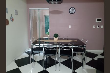 Casa à venda com 302m², 4 quartos e 7 vagas Casa à venda com 302m², 4 quartos e 7 vagasCozinha