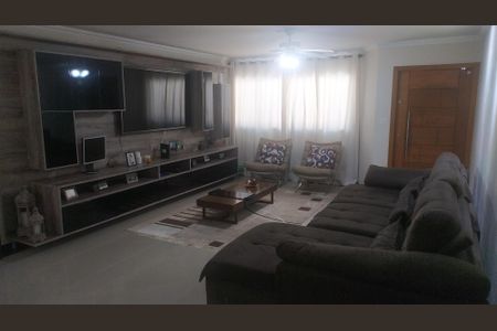 Casa à venda com 302m², 4 quartos e 7 vagas Casa à venda com 302m², 4 quartos e 7 vagasSala