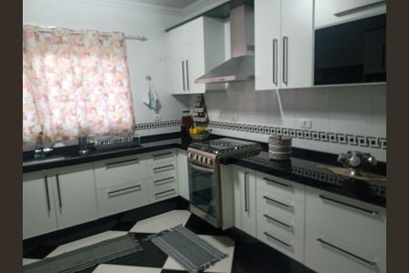 Casa à venda com 302m², 4 quartos e 7 vagas Casa à venda com 302m², 4 quartos e 7 vagasCozinha