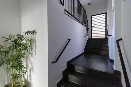 Apartamento à venda com 90m², 2 quartos e 1 vaga Apartamento à venda com 90m², 2 quartos e 1 vagaHall social