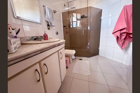 Casa à venda com 541m², 2 quartos e 4 vagasBanheiro da Suíte