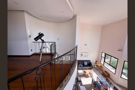 Casa à venda com 541m², 2 quartos e 4 vagasEscada