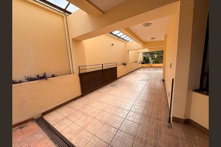 Casa à venda com 541m², 2 quartos e 4 vagasFachada