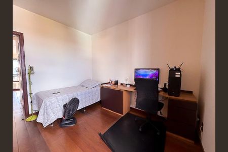 Casa à venda com 541m², 2 quartos e 4 vagasQuarto