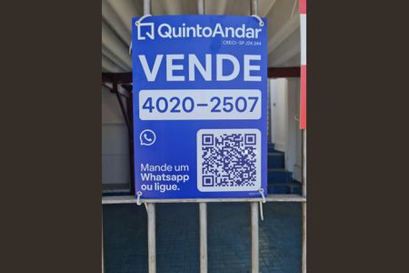 Casa à venda com 142m², 3 quartos e 2 vagas Casa à venda com 142m², 3 quartos e 2 vagasPlaquinha