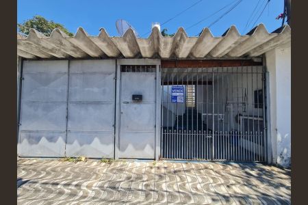 Casa à venda com 142m², 3 quartos e 2 vagas Casa à venda com 142m², 3 quartos e 2 vagasFachada