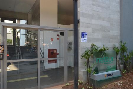 Apartamento à venda com 79m², 3 quartos e 1 vagaFachada + Plaquinha